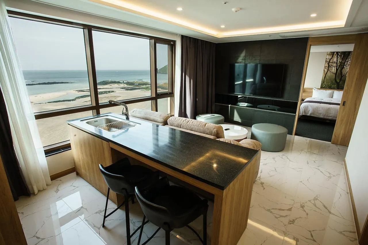Utop Ubless Hotel Jeju 4*,